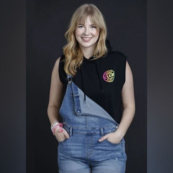 Grand Beach Club Size Medium New With Tags Women's Sleeveless Crop Black Hoodie - Picture 2 of 11